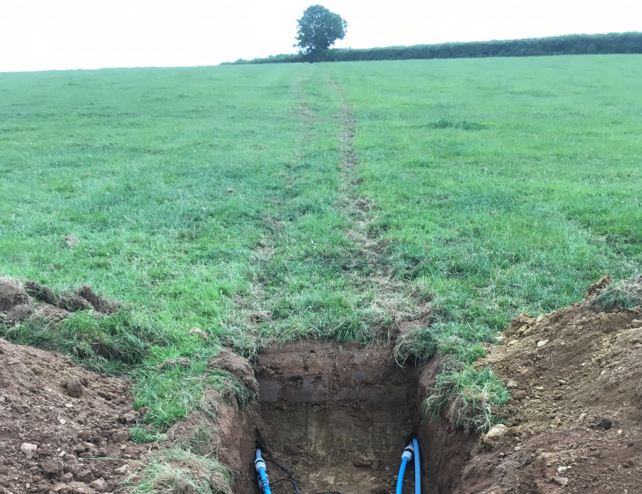 2_parallel_mole__cable_plough_runs_installing_2x_32mm_water_main_in